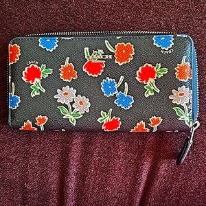 Coach Wildflower Acordian Zip Wallet